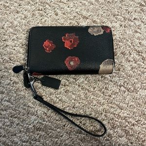 Coach wristlet wallet